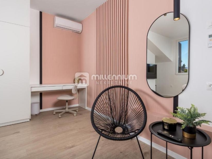 Opatija, Centar, 83.80m2, 2S+DB s parkingom