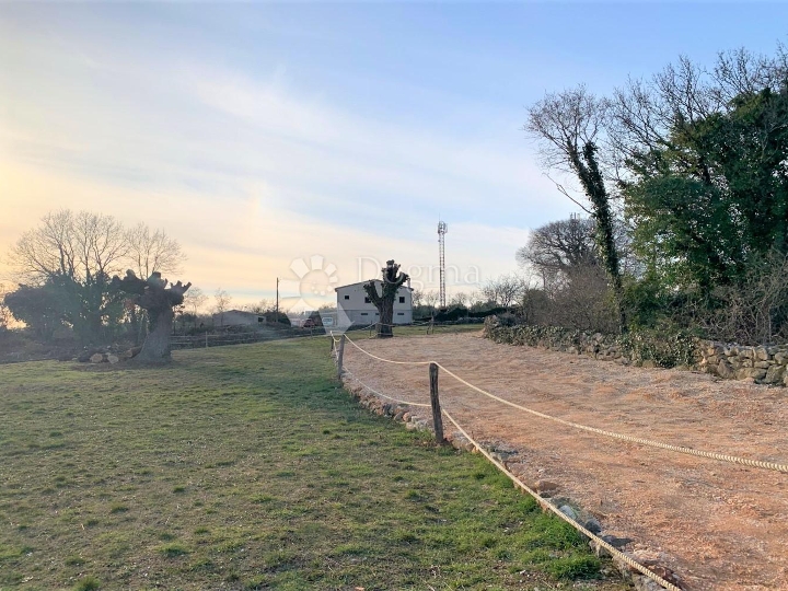 Krnica – prekrasna parcela s otvorenim pogledom