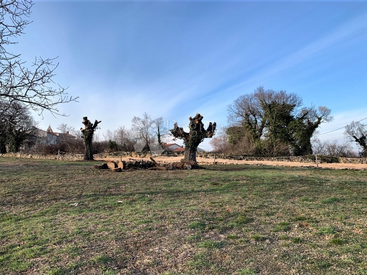 Krnica – prekrasna parcela s otvorenim pogledom