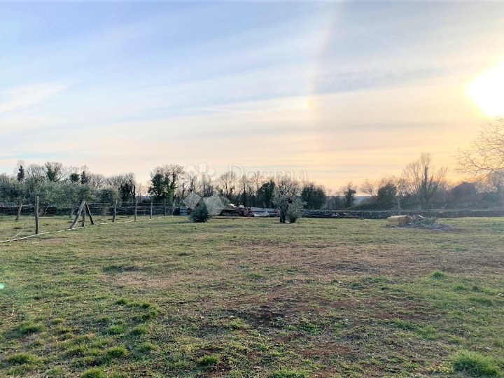 Krnica – prekrasna parcela s otvorenim pogledom