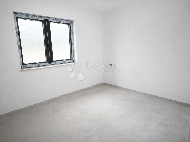 Rovinj - Stan u novogradnji 500m od mora