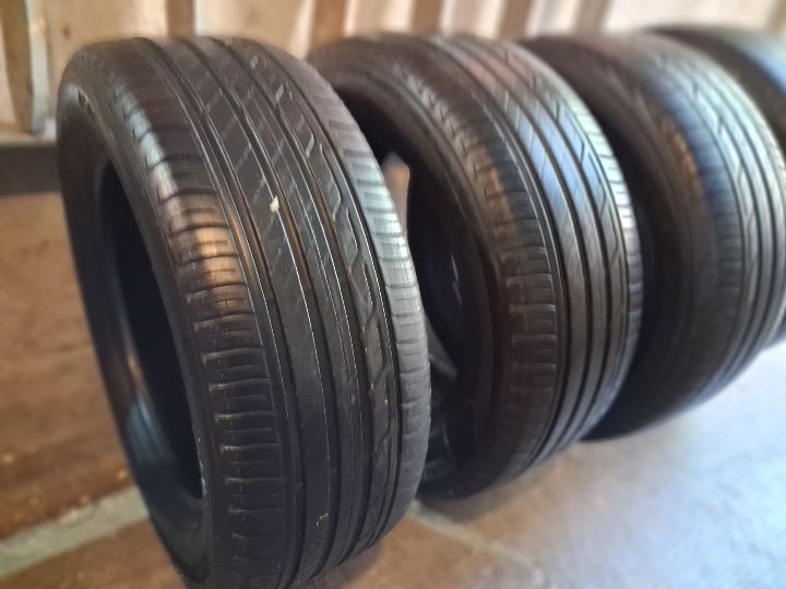 Gume ljetne Bridgestone, dim. 215/60/16