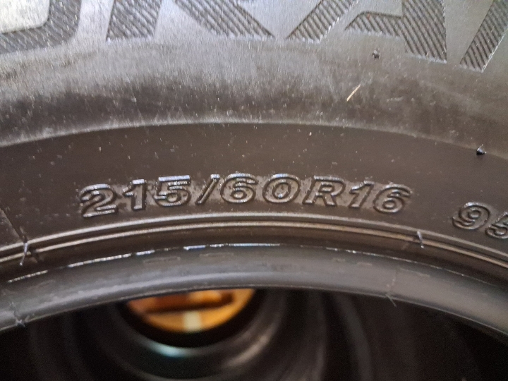 Gume ljetne Bridgestone, dim. 215/60/16
