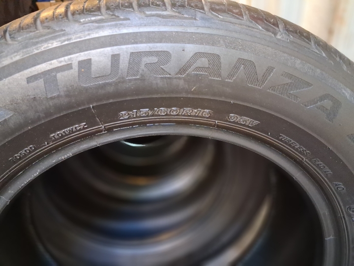 Gume ljetne Bridgestone, dim. 215/60/16