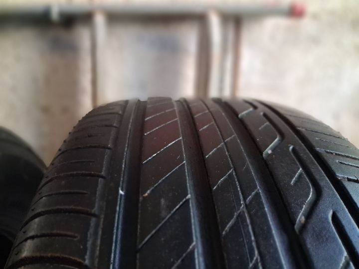 Gume ljetne Bridgestone, dim. 215/60/16
