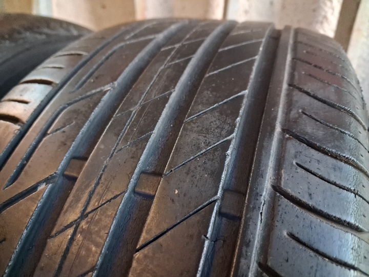 Gume ljetne Bridgestone, dim. 215/60/16