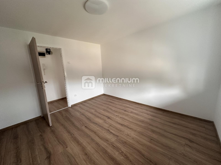 Rijeka, Bulevard, 45.60m2, 2S stan s lođom