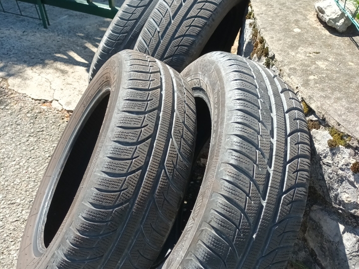 Zimske gume Toyo 175/65/R15