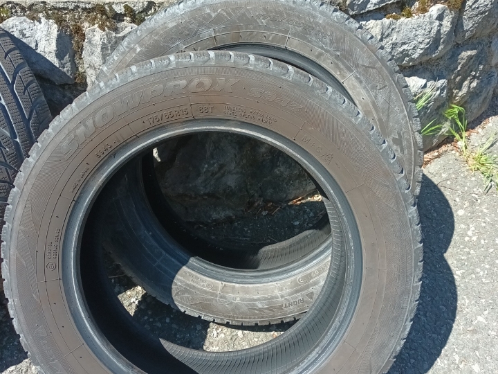 Zimske gume Toyo 175/65/R15