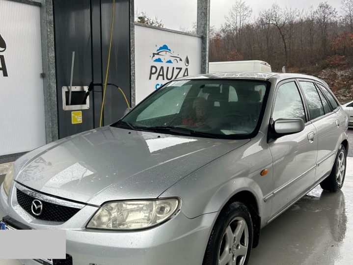 Mazda 323F, 2003. reg. do 4/2027. god.