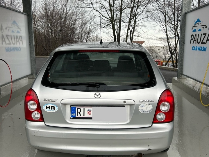 Mazda 323F, 2003. reg. do 4/2027. god.