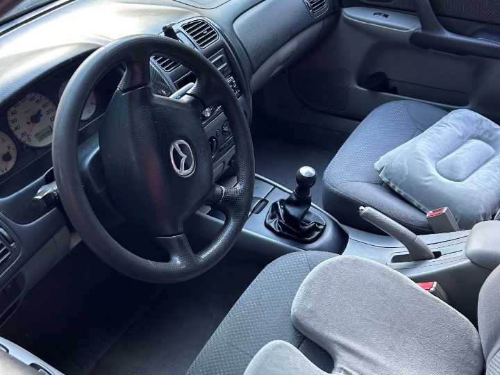 Mazda 323F, 2003. reg. do 4/2027. god.