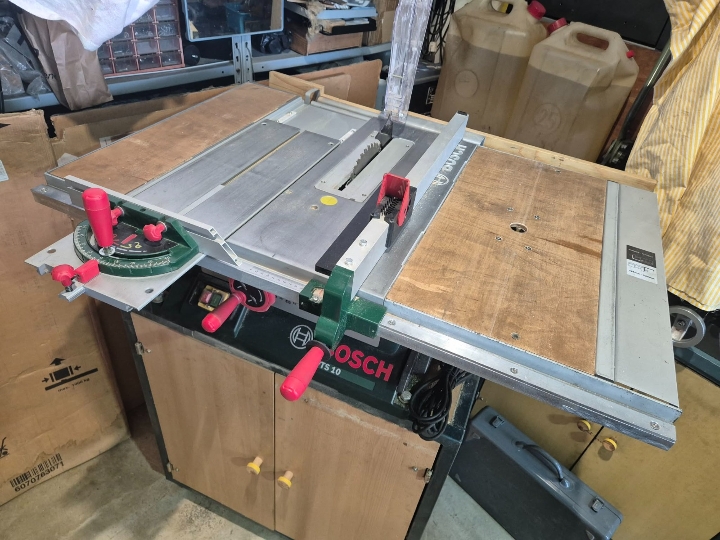 Stolna pila Bosch PTS 10