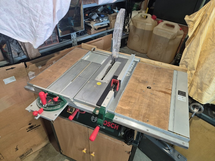 Stolna pila Bosch PTS 10