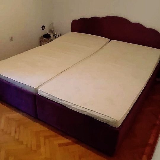 Krevet 180x200 s madracima
