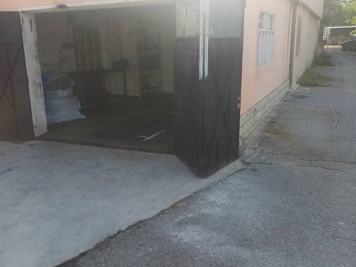 Garaža s kanalom