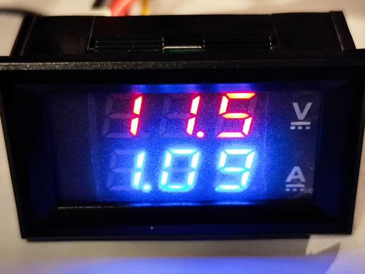 Volt/ampermetar ugradbeni 30V 10A