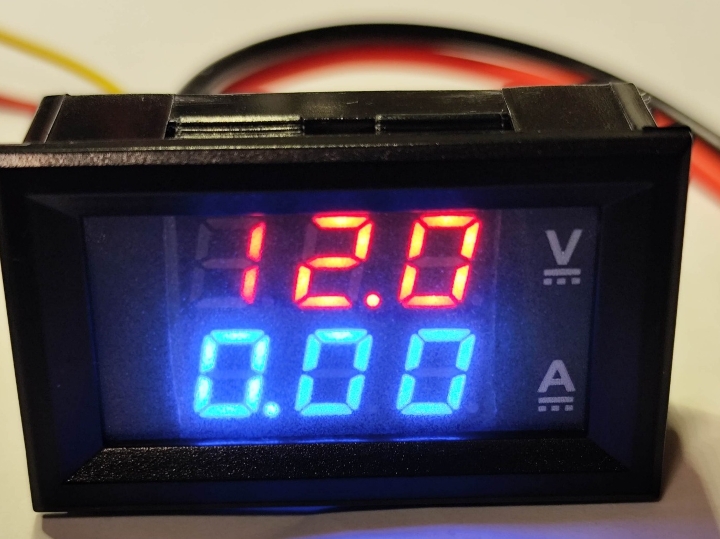 Volt/ampermetar ugradbeni 30V 10A