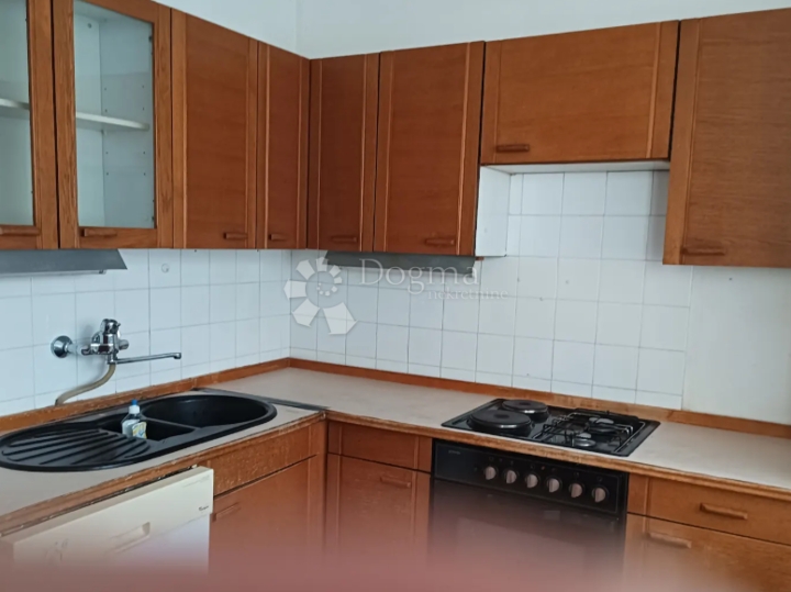 Rijeka, Turnić, 1S+DB – odličan raspored i lokacija