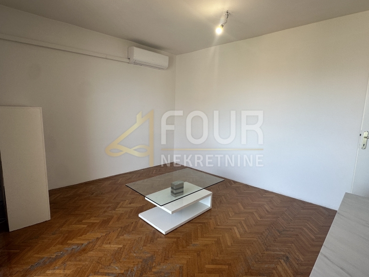 Rijeka, Krimeja, 80.48m2, 3Skl., lođa