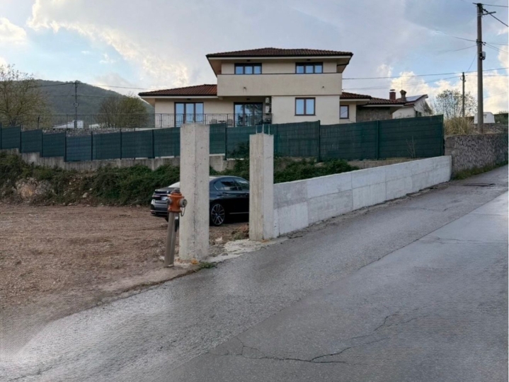 Građ. teren, Veli Brgud – 809 m²  pripremljen za gradnju – odmah spreman!