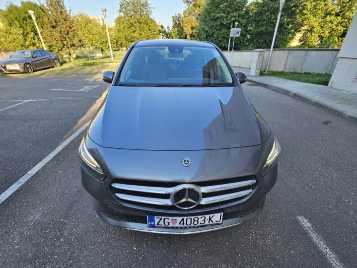 Mercedes B 180