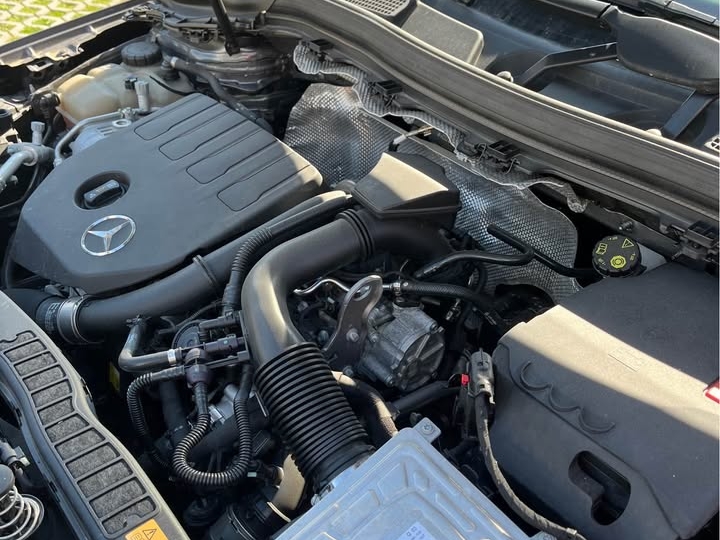 Mercedes B 180