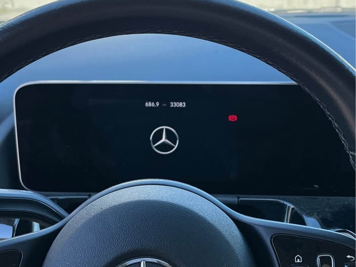 Mercedes B 180