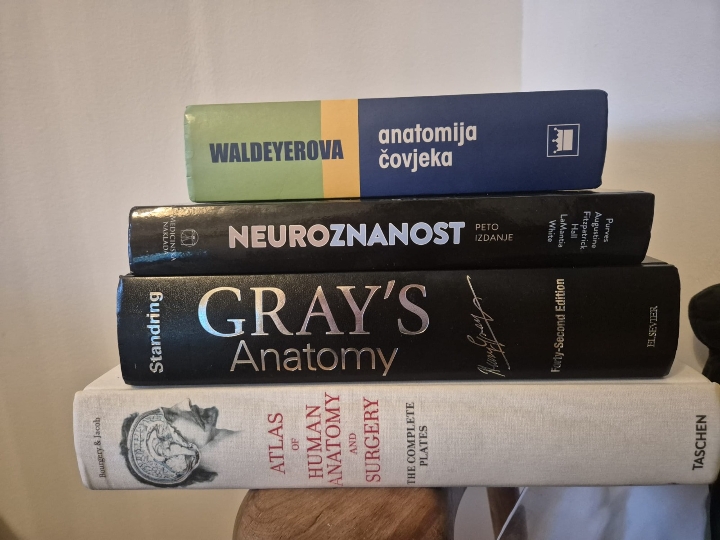 Medicinske stručne knjige i atlas