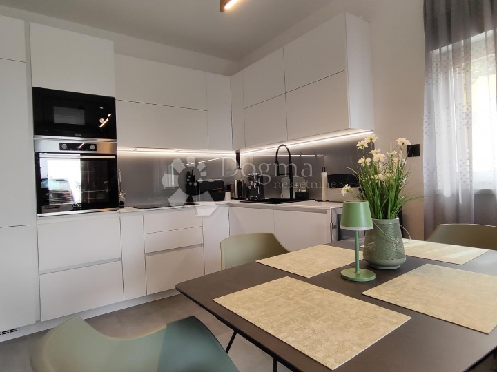 Top apartman Jadranovo
