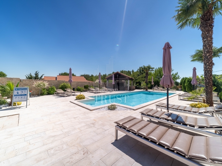 Opatija, Oprič, luksuzna villa 505 m2 s bazenom i pogledom