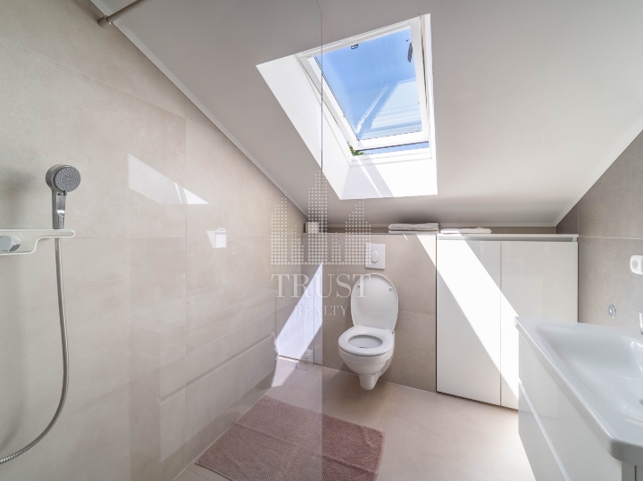 Opatija, Oprič, luksuzna villa 505 m2 s bazenom i pogledom