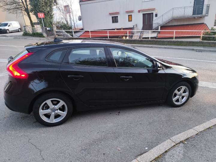 Volvo V40 2.0 D, 2016. god.