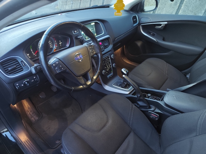 Volvo V40 2.0 D, 2016. god.