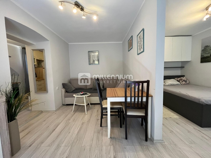 Podmurvice, 33.87m2, uređen i namješten studio apartman