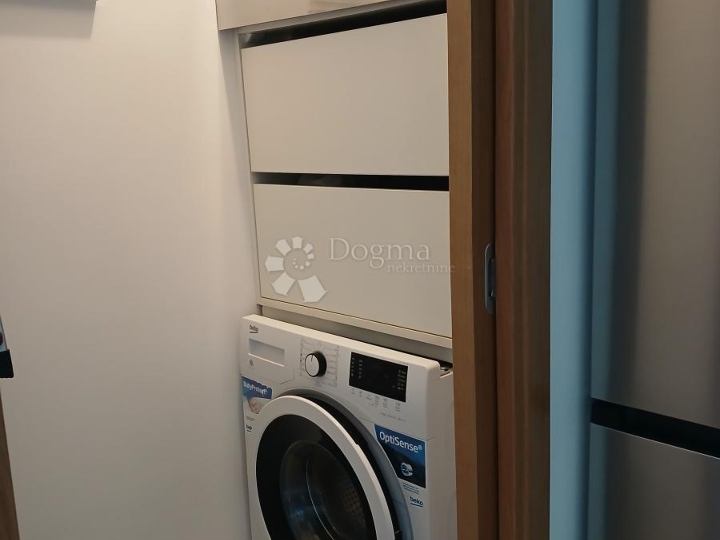 Najam - odličan 1S+DB stan na Pećinama