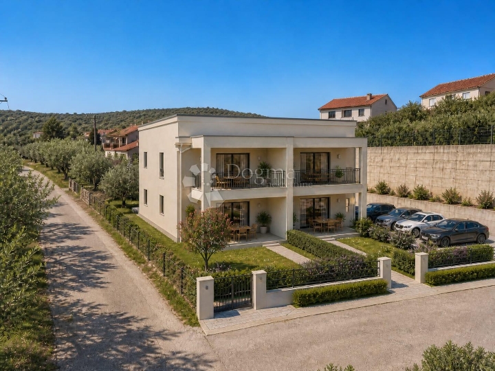 Otok Rab, Kampor, novogradnja, 2S stan s okućnicom