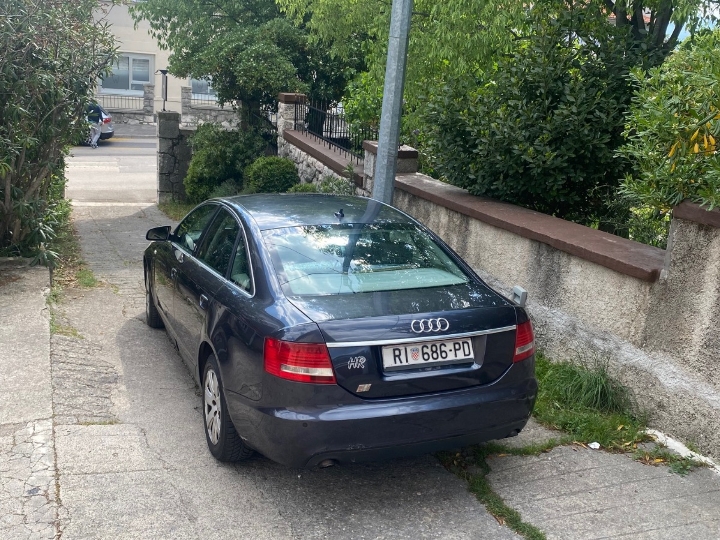 Hitno Audi A6, 2.0 TDI
