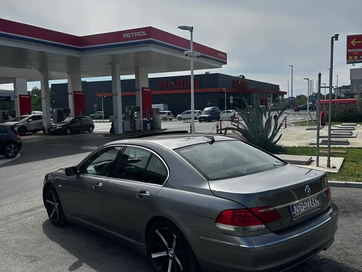 BMW 745d