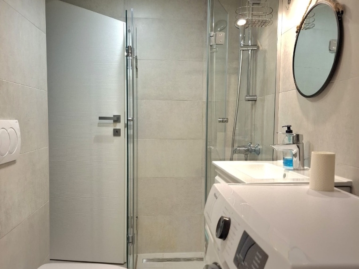 Rijeka-Centar, dugoročno iznajmljujem studio apartman 1 osobi
