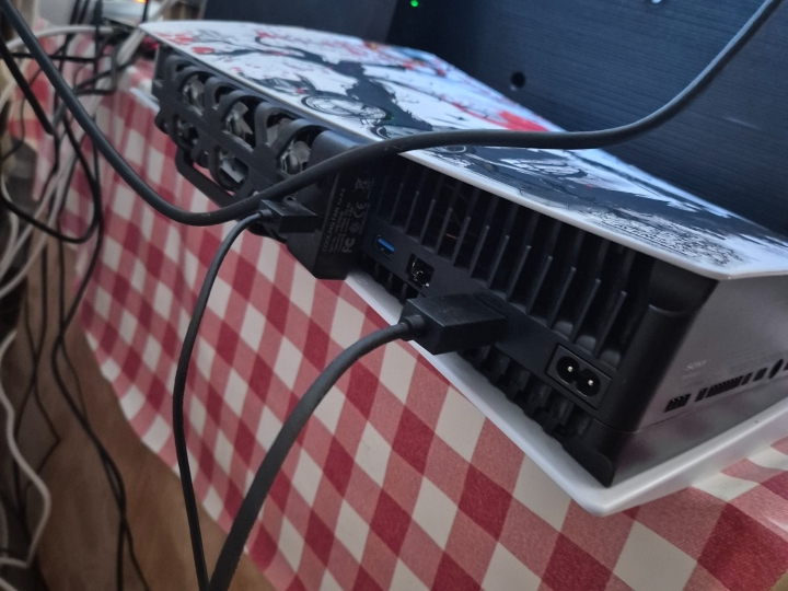 Prodajem PS5