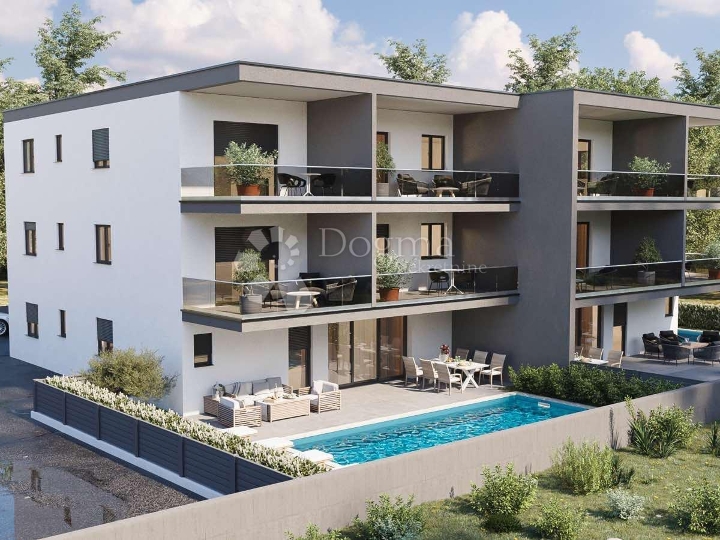 Novigrad, moderni stan 78 m², 2S, terasa, parking, blizina plaže