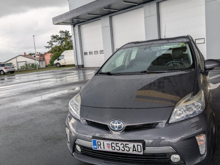 Toyota Prius Plug-in Hybrid, 2013., Executive, kamera, LED
