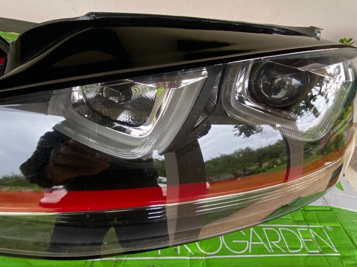 VW 7 GTI prednji farovi