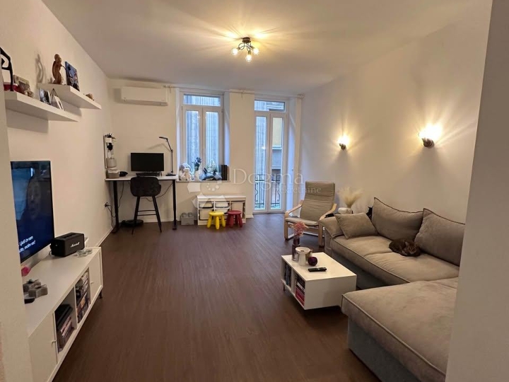 Novouređen moderan stan 65m² - Centar Rijeke