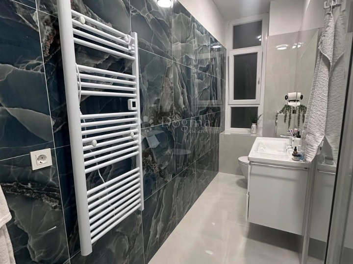 Novouređen moderan stan 65m² - Centar Rijeke