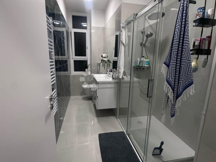 Novouređen moderan stan 65m² - Centar Rijeke