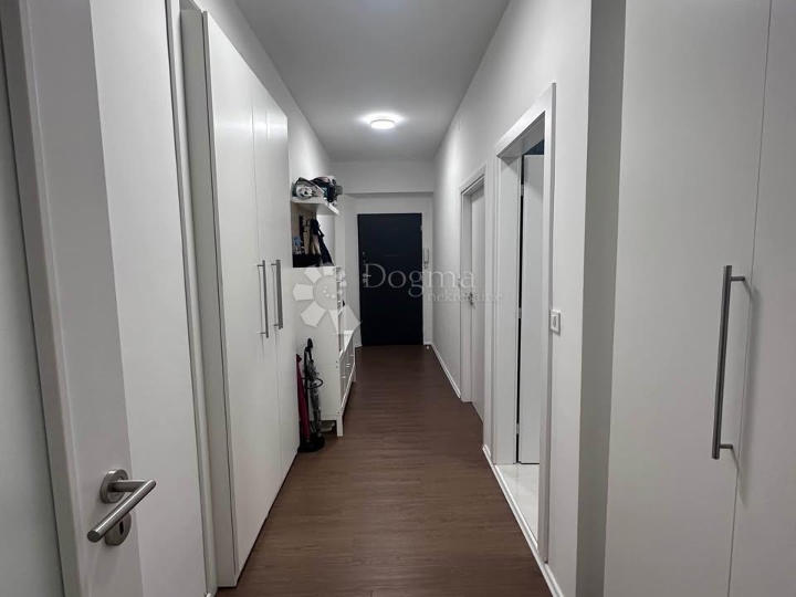 Novouređen moderan stan 65m² - Centar Rijeke