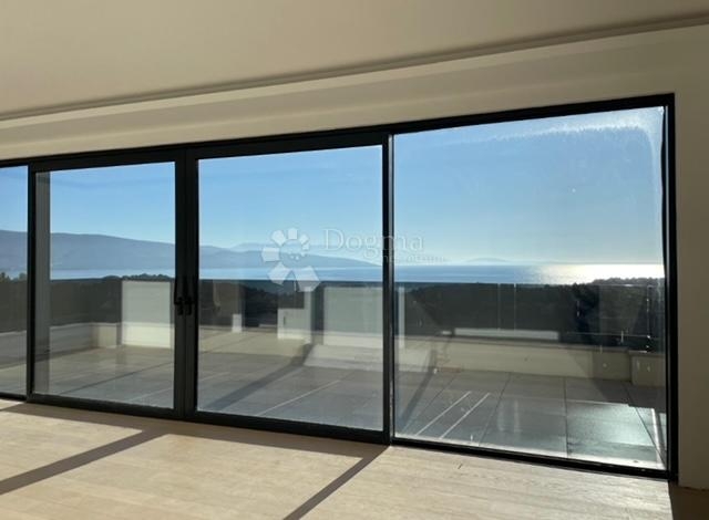 Penthouse s panoramskim pogledom na more