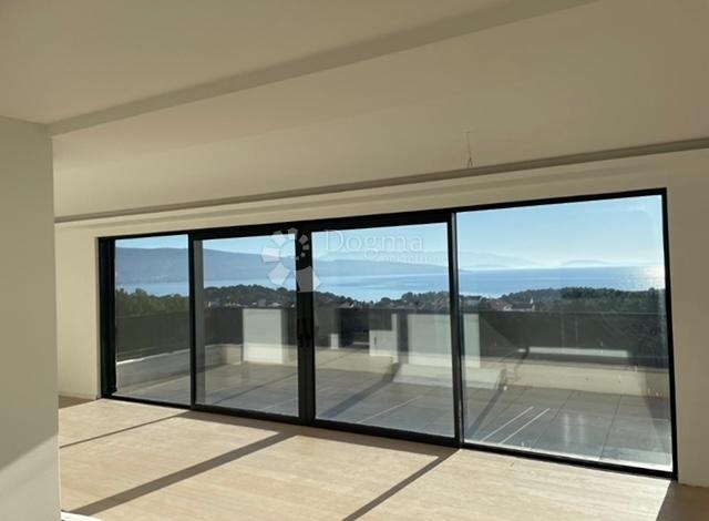 Penthouse s panoramskim pogledom na more